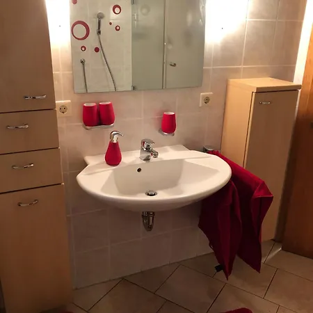 Apartment Gaestehaus Albtraum Reutti